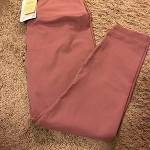 Fabletics High-Waisted Solid Powerhouse Capri